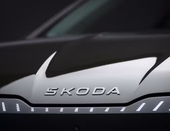 Logotipo Škoda Enyaq 85x [Worldwide] '2025–pr.
