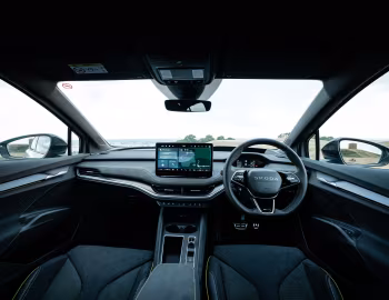 Painel frontal Škoda Enyaq Coupé vRS [UK-spec] '2025–pr.