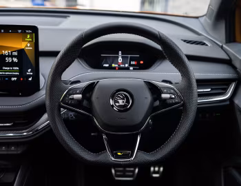 Painel frontal Škoda Enyaq Coupé vRS iV [UK-spec] '2022–pr.