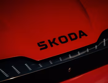 Logotipo Škoda Enyaq vRS [UK-spec] '2025–pr.