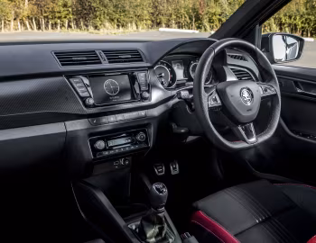 Painel frontal Škoda Fabia "Monte Carlo" [UK-spec] (NJ) '2018–21