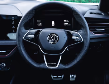 Painel frontal Škoda Kamiq Monte Carlo [UK-spec] '2024–pr.