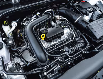 Sous la capuche Škoda Kamiq Monte Carlo [UK-spec] '2024–pr.