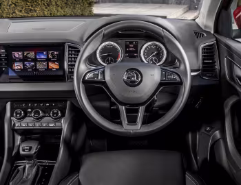 Painel frontal Škoda Karoq 4×4 [UK-spec] '2017–22