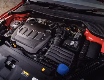 Sob o capô Škoda Karoq 4×4 Sportline [UK-spec] '2022–pr.
