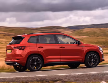Škoda Karoq 4×4 Sportline [UK-spec] '2022–pr.