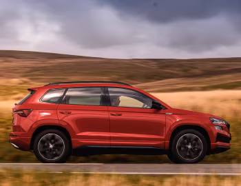Škoda Karoq 4×4 Sportline [UK-spec] '2022–pr.