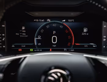 Painel Škoda Karoq 4×4 Sportline [UK-spec] '2022–pr.
