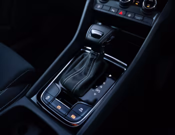 Interior Škoda Karoq Sportline [UK-spec] '2022–pr.