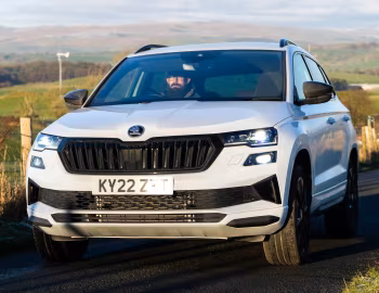 Škoda Karoq Sportline [UK-spec] '2022–pr.