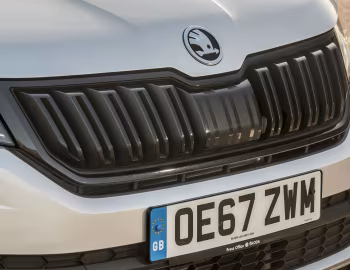 Škoda Kodiaq 4×4 Sportline [UK-spec] '2017–21