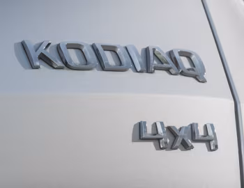 Škoda Kodiaq 4×4 Sportline [UK-spec] '2017–21