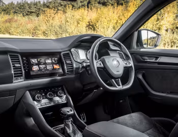 Painel frontal Škoda Kodiaq 4×4 Sportline [UK-spec] '2017–21