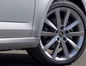 Škoda Octavia [UK-spec] (5E) '2017–20