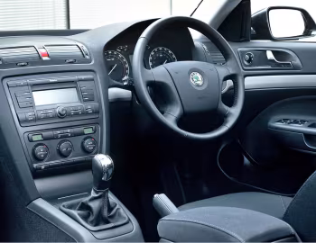 Painel frontal Škoda Octavia [UK-spec] (1Z) '2004–08