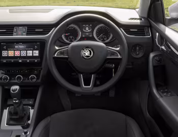 Передня панель Škoda Octavia [UK-spec] (5E) '2017–20