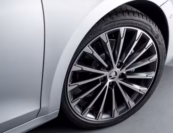 Škoda Octavia Combi [Worldwide] '2020–24