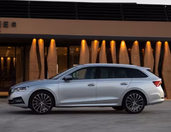 Škoda Octavia Combi [Worldwide] '2020–24
