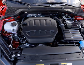 Sob o capô Škoda Octavia Combi RS [Worldwide] '2024–pr.