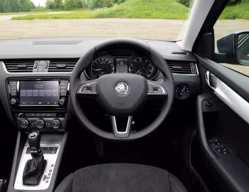 Передня панель Škoda Octavia Estate [UK-spec] (5E) '2013–16