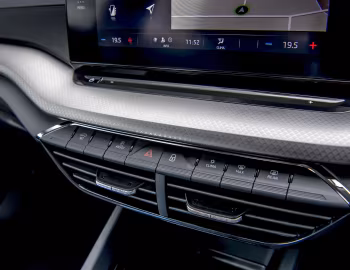 Interior Škoda Octavia Estate [UK-spec] '2020–24