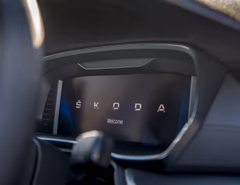 Painel Škoda Octavia Estate [UK-spec] '2020–24
