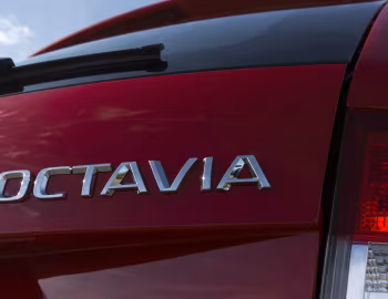 Škoda Octavia Estate [UK-spec] (5E) '2017–20