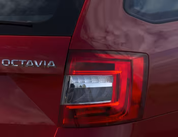 Škoda Octavia Estate [UK-spec] (5E) '2017–20