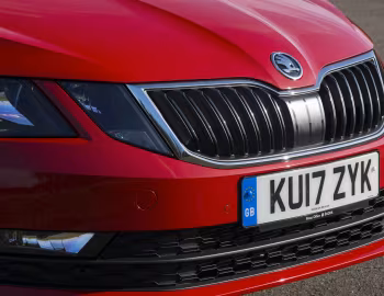 Škoda Octavia Estate [UK-spec] (5E) '2017–20