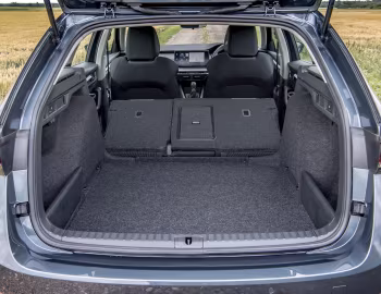 Interior Škoda Octavia Estate [UK-spec] '2020–24