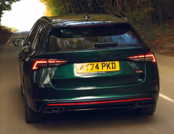 Škoda Octavia Estate vRS [UK-spec] '2024–pr.