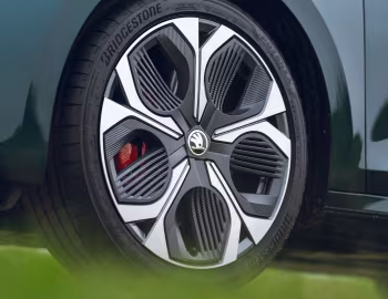 Škoda Octavia Estate vRS [UK-spec] '2024–pr.
