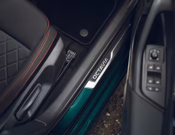 Interior Škoda Octavia Estate vRS [UK-spec] '2024–pr.