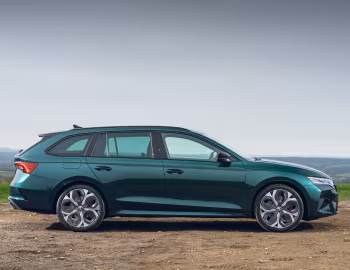Škoda Octavia Estate vRS [UK-spec] '2024–pr.