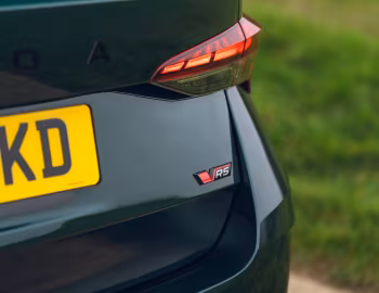 Škoda Octavia Estate vRS [UK-spec] '2024–pr.