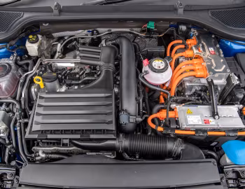 Sob o capô Škoda Octavia iV [UK-spec] '2020–pr.