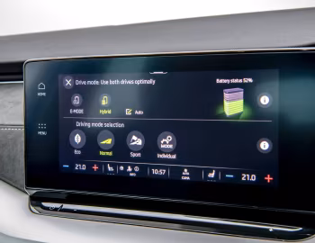 Interior Škoda Octavia iV [UK-spec] '2020–pr.