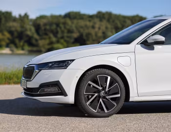 Škoda Octavia iV Combi [Worldwide] '2020–24