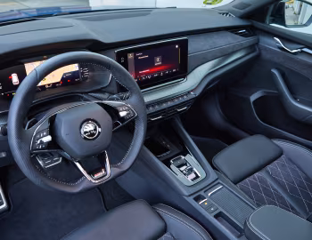 Painel frontal Škoda Octavia RS Combi [Worldwide] '2020–24