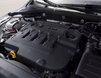 Sob o capô Škoda Octavia RS Combi [Worldwide] (5E) '2017–20
