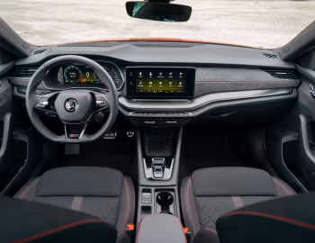 Painel frontal Škoda Octavia RS iV Combi [Worldwide] '2020–24