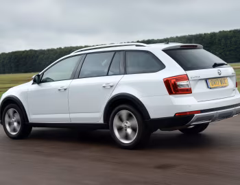 Škoda Octavia Scout [UK-spec] (5E) '2017–20