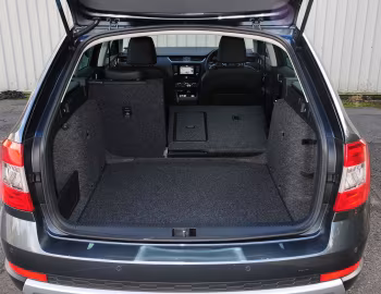 Інтер'єр Škoda Octavia Scout [UK-spec] (5E) '2014–17