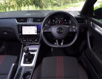 Painel frontal Škoda Octavia Sportline [UK-spec] (5E) '2019–20