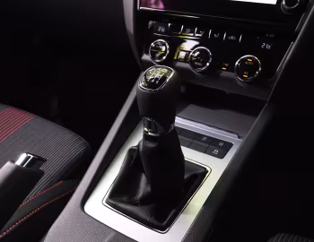 Interior Škoda Octavia Sportline [UK-spec] (5E) '2019–20