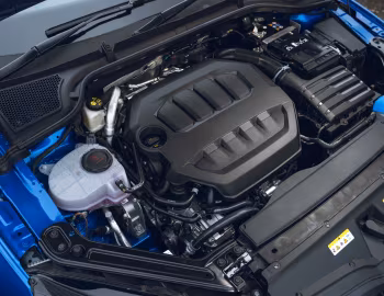 Sob o capô Škoda Octavia vRS [UK-spec] '2024–pr.