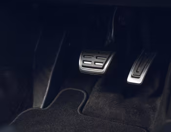 Interior Škoda Octavia vRS [UK-spec] '2024–pr.