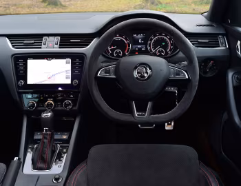 Painel frontal Škoda Octavia vRS 245 [UK-spec] (5E) '2017–20