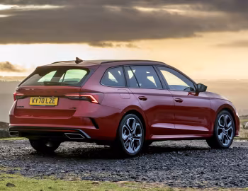 Škoda Octavia vRS Estate [UK-spec] '2020–24