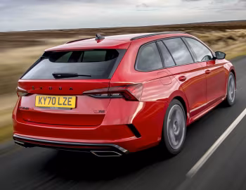 Škoda Octavia vRS Estate [UK-spec] '2020–24